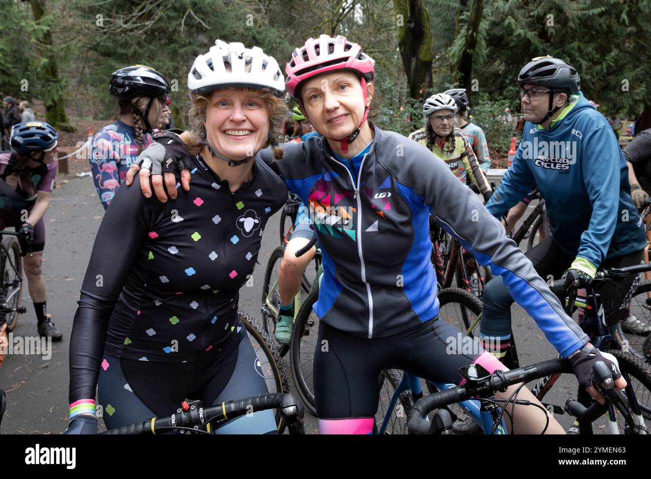 WA26233-00..... WASHINGTON - gara di ciclocross Womans al Woodland Park di Seattle. Cat 3 - Cat 4 - Cat 3 e 4 40+ - Cat 3 e 4 50+ - Cat 3 e 4 60+ - principiante Foto Stock