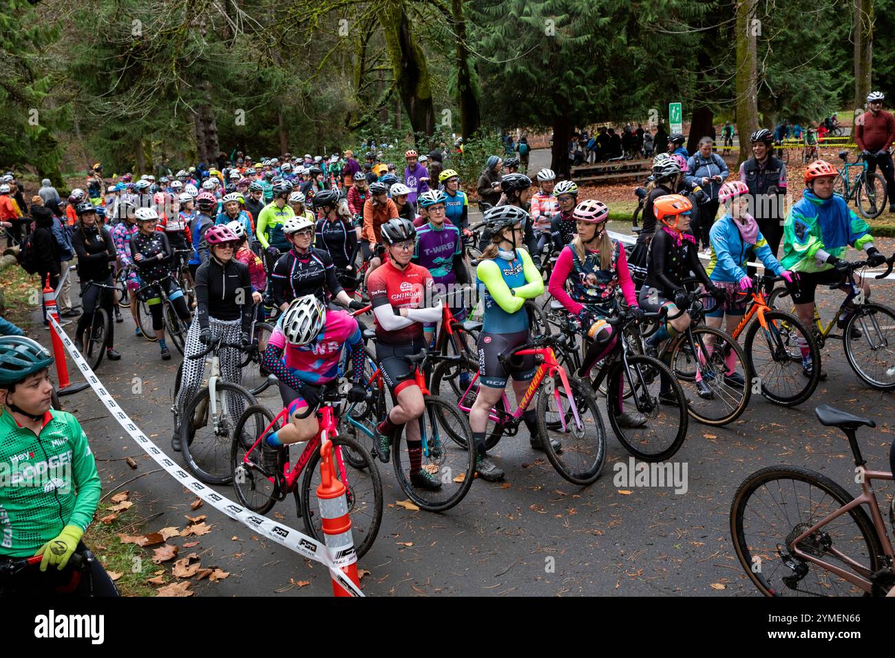 WA26234-00..... WASHINGTON - gara di ciclocross Womans al Woodland Park di Seattle. Cat 3 - Cat 4 - Cat 3 e 4 40+ - Cat 3 e 4 50+ - Cat 3 e 4 60+ - principiante Foto Stock