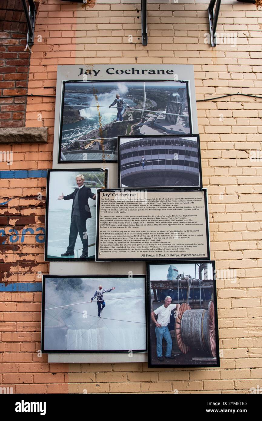 Jay Cochrane Prince of the Air, insegna a Daredevil Alley nel Queen Street District, Niagara Falls, Ontario, Canada Foto Stock