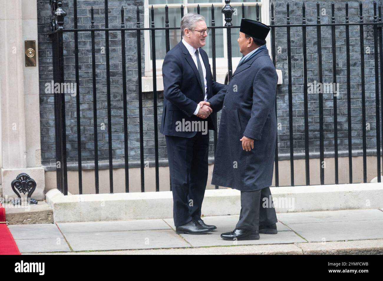 Londra, Regno Unito. 21 novembre 2024. Nella foto: Il presidente dell'Indonesia Prabowo Subianto posa per una foto con il primo ministro britannico Sir Keir Starmer a Downing Street. Credito: Justin ng/Alamy Live News. Foto Stock