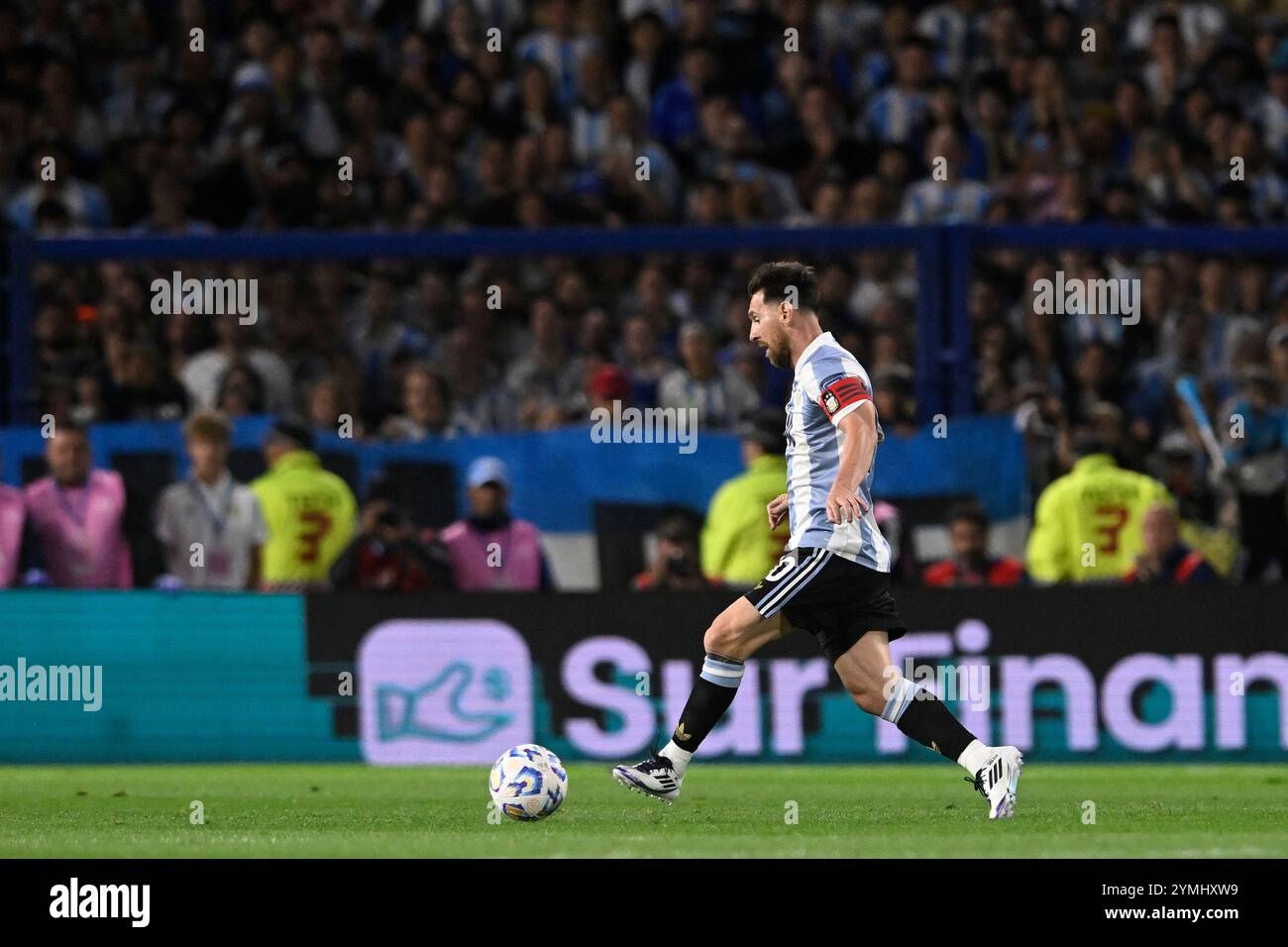BUENOS AIRES, ARGENTINA - 19 NOVEMBRE: Lionel messi dell'Argentina, in edizione speciale per il 50° anniversario della Coppa del mondo sudamericana 202 Foto Stock
