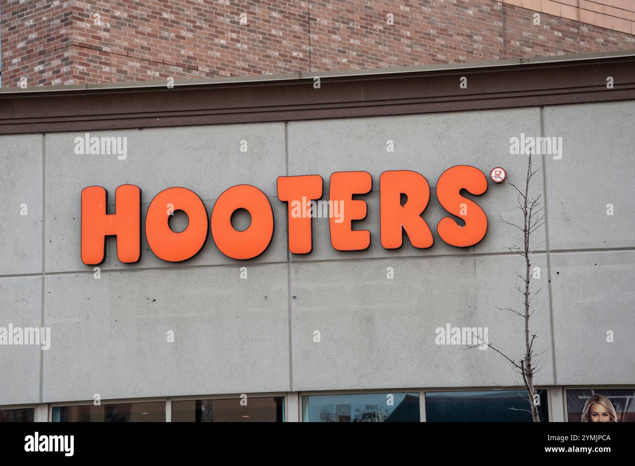 Insegna Hooters su Ferry Street a Niagara Falls, Ontario, Canada Foto Stock