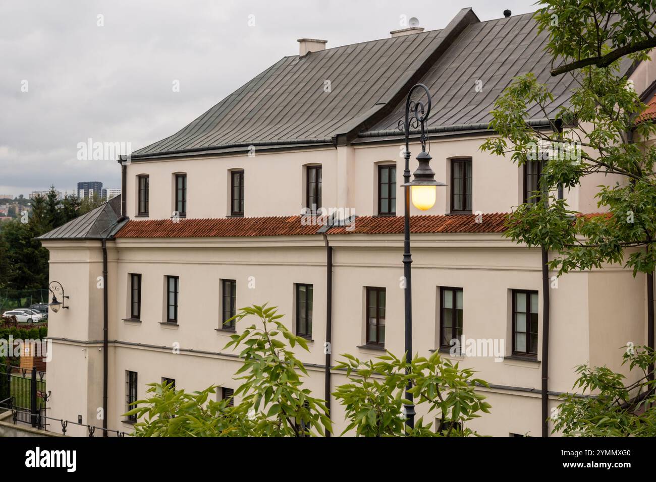 Lublino, Polonia - 13 settembre 2022: La lampada della memoria a Lublino. La lanterna risplende giorno e notte, ricordando la città ebraica. Foto Stock