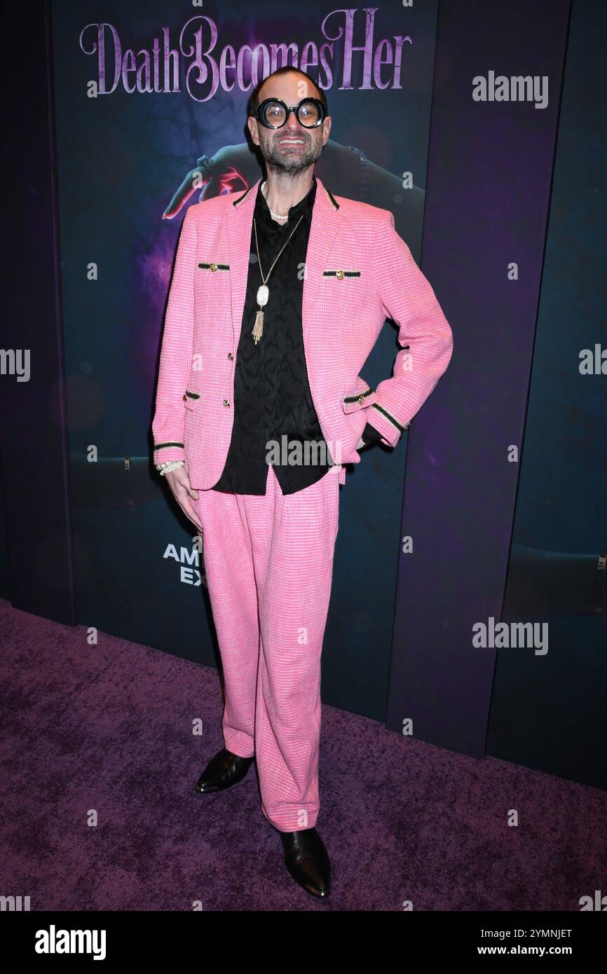 NY. 21 novembre 2024. Ospite agli arrivi per LA MORTE DIVENTA LA SUA serata di apertura a Broadway, Lunt-Fontanne Theatre, New York, NY, 21 novembre, 2024. crediti: Quoin Pics/Everett Collection/Alamy Live News Foto Stock