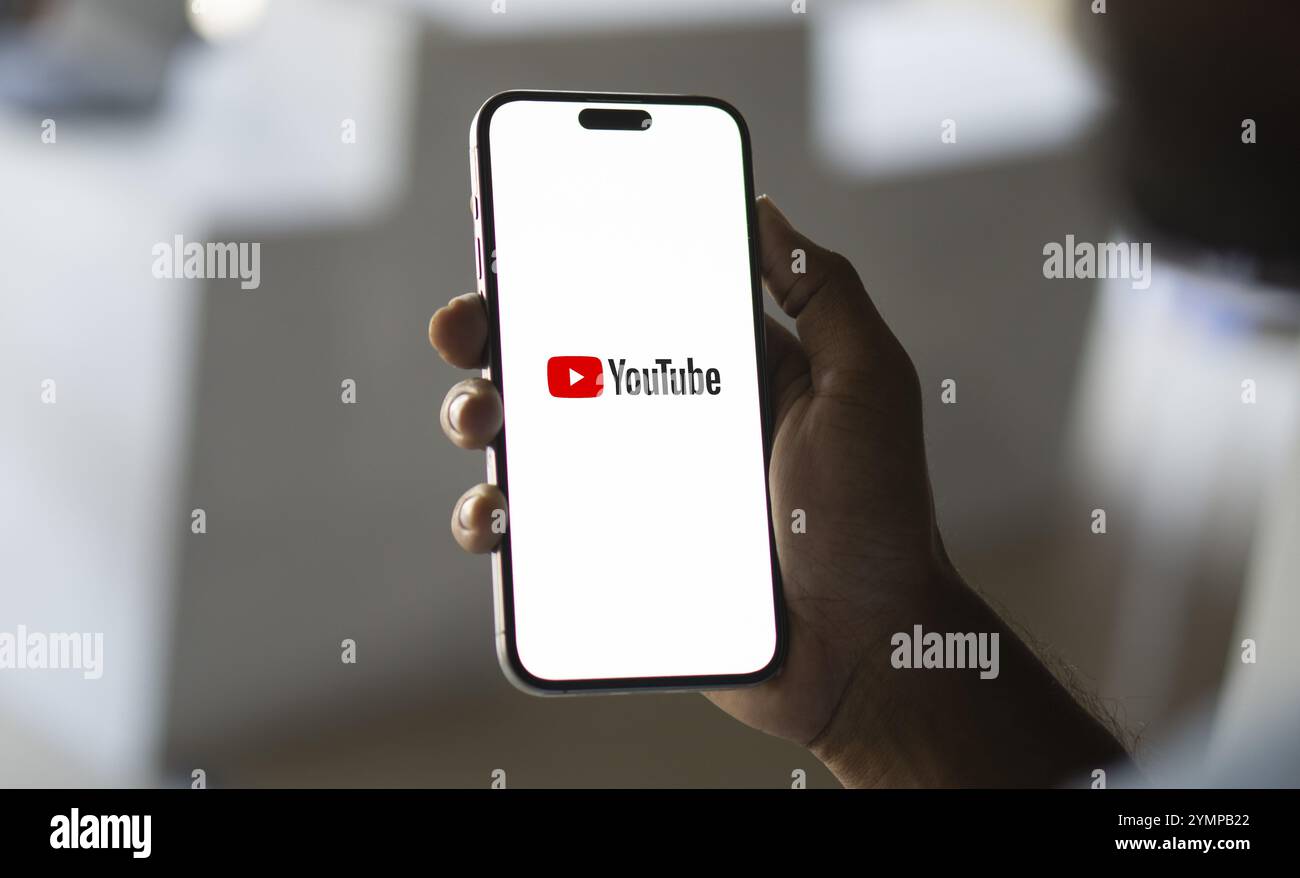 YouTube è un social network progettato per caricare video. Foto Stock