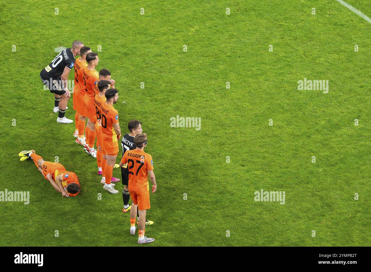 LUBIN, POLONIA - 20 MAGGIO 2024: Partita di calcio polacca PKO Ekstraklasa tra KGHM Zaglebie Lubin e LKS Lodz. Vista dal tetto sul campo. Foto Stock