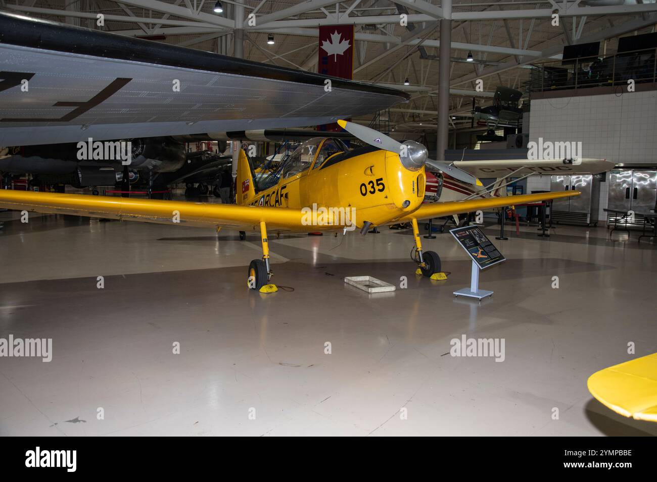 De Havilland DHC 1 Chipmunk al Canadian Warplane Heritage Museum sulla Airport Road a Mount Hope, Hamilton, Ontario, Canada Foto Stock