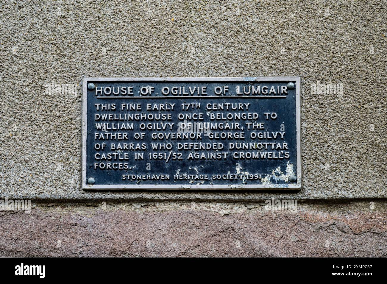 Una targa della Stonehaven Heritage Society sulla Casa di Ogilvie di Lumgair, Stonehaven, Aberdeenshire, Scozia, Regno Unito, Europa Foto Stock