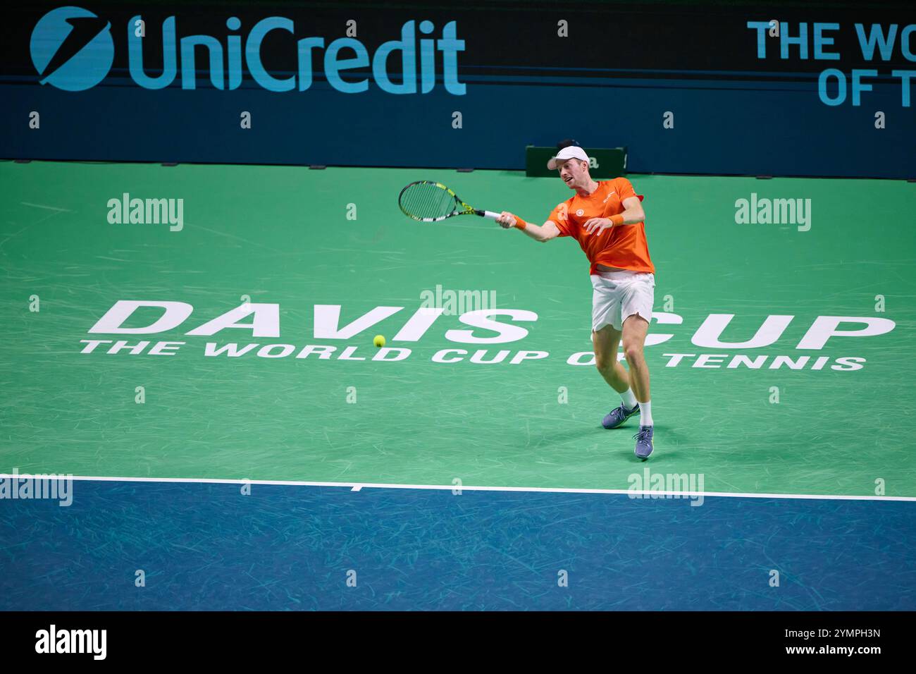 Malaga, Spagna. 22 novembre 2024. Botic Van de Zandschulp della squadra olandese in azione contro Daniel Altmaier della Germania squadra vista in azione durante la semifinale di Coppa Davis 8 match singolo 1 Martin Carpena Arena. (Foto di Vicente Vidal Fernandez/Sipa USA) credito: SIPA USA/Alamy Live News Foto Stock
