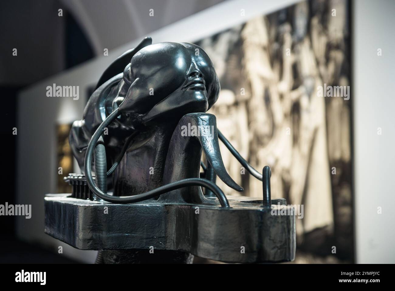 Hluboka nad Vltavou, repubblica Ceca - 10 giugno 2023. Mostra di H.R. Giger ad Ales South Bohemian Gallery Foto Stock