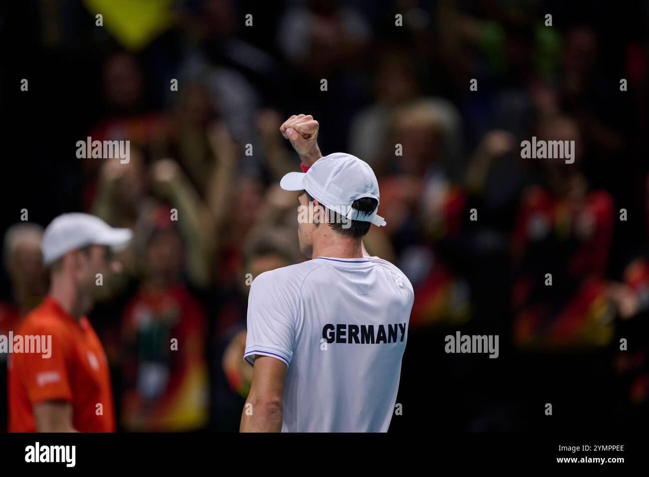 Malaga, Spagna. 22 novembre 2024. Daniel Altmaier, squadra tedesca, in azione contro Botic Van de Zandschulp, squadra olandese vista in azione durante la semifinale di Coppa Davis 8 singolare match 1 Martin Carpena Arena. (Foto di Vicente Vidal Fernandez/Sipa USA) credito: SIPA USA/Alamy Live News Foto Stock