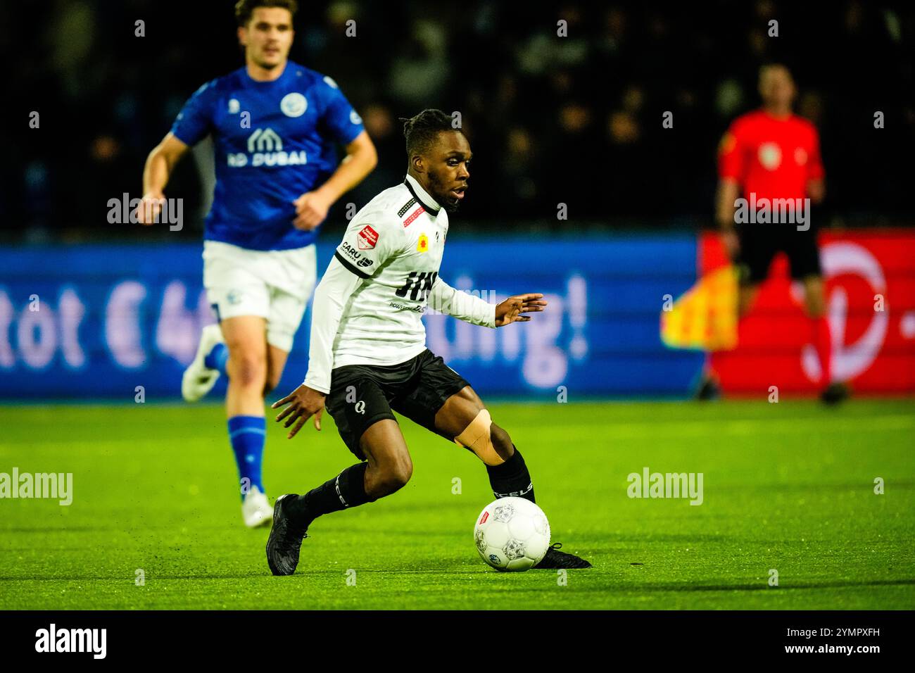 Den Bosch - durante il sedicesimo round della Keuken Kampioen Divisie stagione 2024/2025. La partita è ambientata tra il Den Bosch e l'Excelsior Rotterdam allo Stadion De Vliert il 22 novembre 2024 a Den Bosch, nei Paesi Bassi. (VK Sportphoto/Yannick Verhoeven) credito: Yannick Verhoeven/Alamy Live News Foto Stock