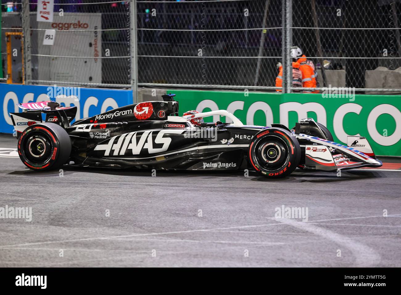 Las Vegas, Nevada, Stati Uniti. 22 novembre 2024. Kevin Magnussen (20), pilota del MoneyGram Haas F1 Team, in pista durante le qualifiche al Gran Premio di F1 di Las Vegas a Las Vegas, NV. Christopher Trim/CSM/Alamy Live News Foto Stock