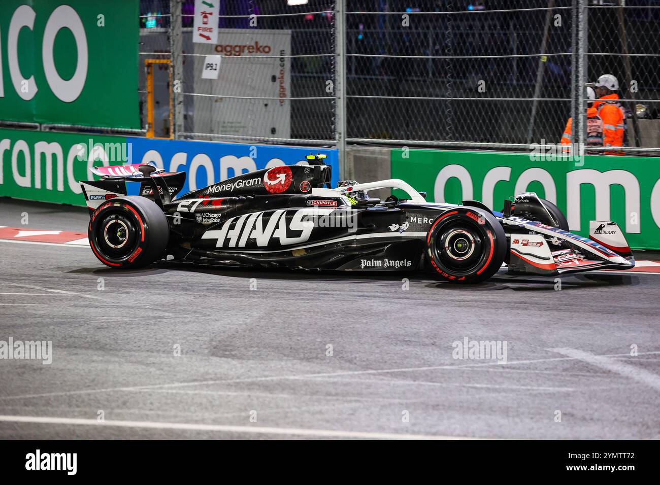 Las Vegas, Nevada, Stati Uniti. 22 novembre 2024. Nico Hulkenberg, pilota del team MoneyGram Haas F1 Team (27) in pista durante le qualifiche al Gran Premio di F1 di Las Vegas a Las Vegas, NV. Christopher Trim/CSM/Alamy Live News Foto Stock