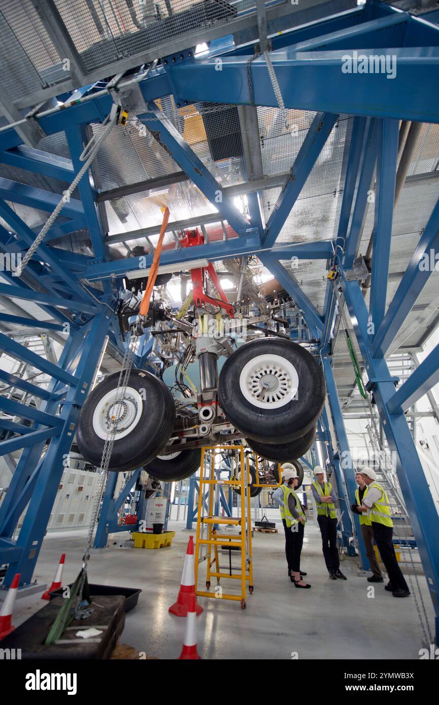 Il sito di Airbus a Filton, Bristol - assemblando l'aereo militare A400M e l'aereo civile A350 - l'impianto di prova integrato del carrello di atterraggio A350 Foto Stock