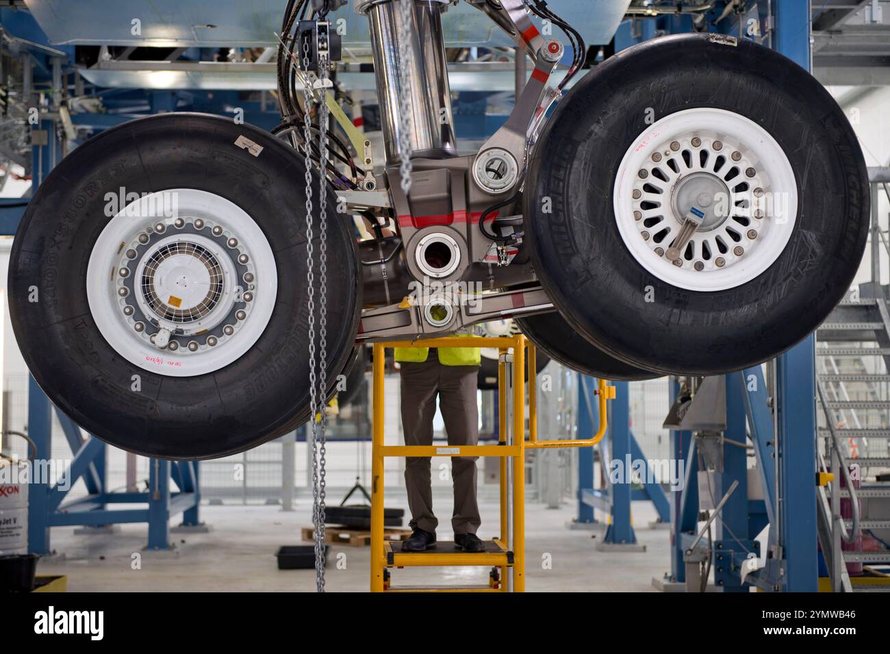 Il sito di Airbus a Filton, Bristol - assemblando l'aereo militare A400M e l'aereo civile A350 - l'impianto di prova integrato del carrello di atterraggio A350 Foto Stock