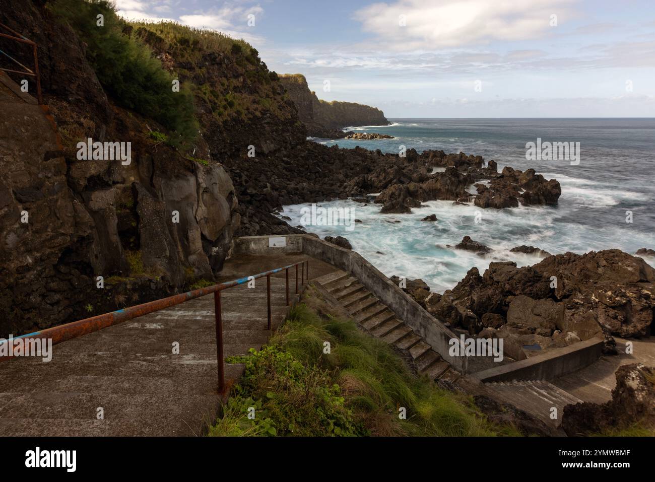 Porto da Eira è un ex porto di pescatori nella parrocchia di Cedros, isola di Faial, Azzorre. Foto Stock