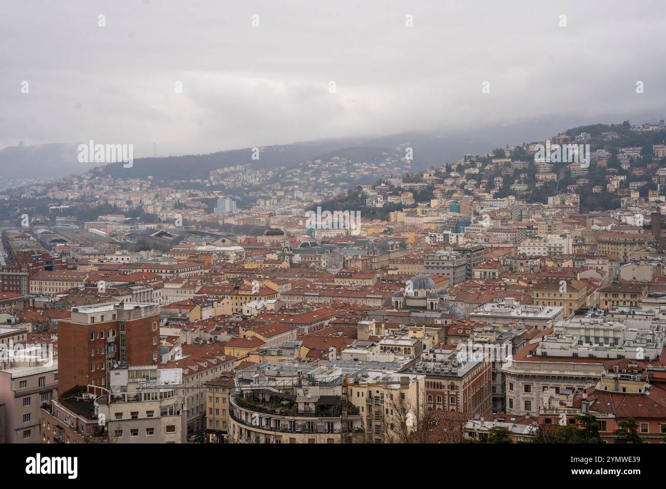 Splendida vista della città di Trieste dal Castello di San giusto. Trieste, Italia 04.01.2024 Foto Stock