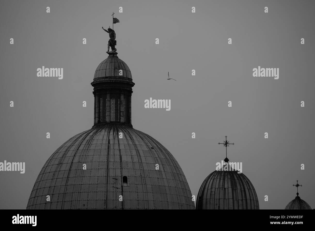 Dettagli del monumento sulla chiesa di San Simeone Picolo. Venezia, Italia - 04.01.2024 Foto Stock