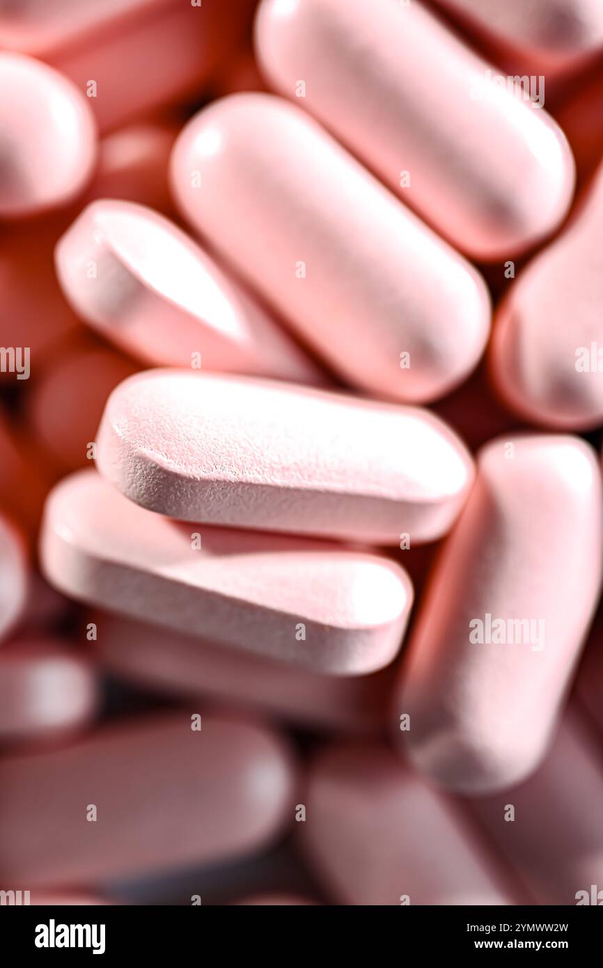 Composizione con pillole. Prodotti farmaceutici. Foto Stock