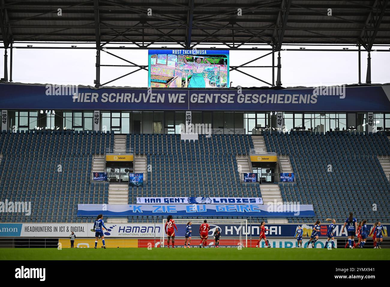 Gent, Belgio. 23 novembre 2024. Immagine scattata durante una partita di calcio femminile tra AA Gent Ladies e Standard Femina l'11° giorno della stagione 2024 - 2025 della belga lotto Womens Super League, sabato 23 novembre 2024 a Gent. BELGA PHOTO LUC CLAESSEN credito: Belga News Agency/Alamy Live News Foto Stock