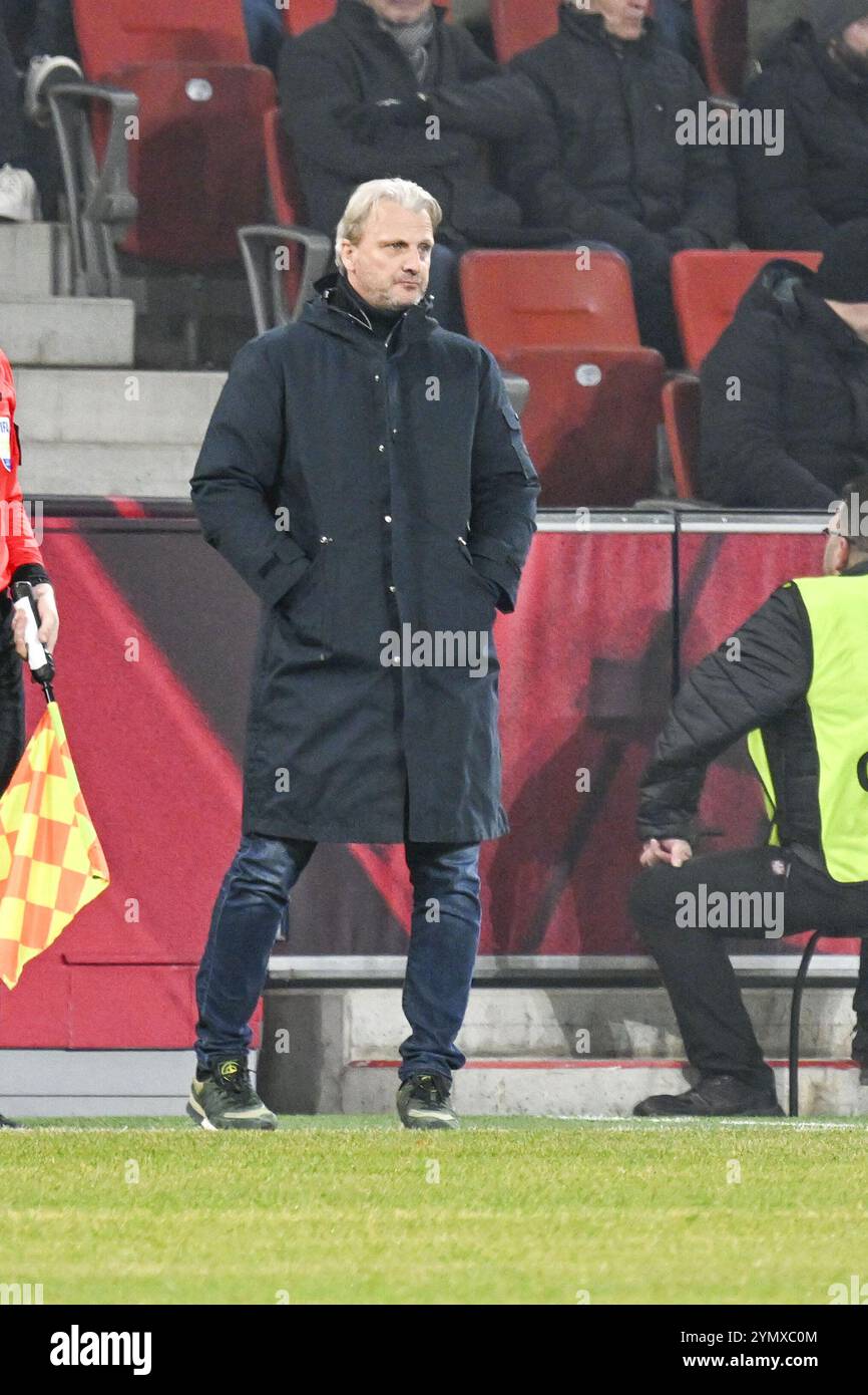 Salisburgo, Austria. 23 novembre 2024. SALISBURGO, AUSTRIA - 23 NOVEMBRE: Capo allenatore Markus Schopp di Lask durante la partita dell'Admiral Bundesliga tra il Red Bull Salzburg e il Lask alla Red Bull Arena il 23 novembre 2024 a Salisburgo, Austria. 241123 SEPA 26 001 - 20241123 PD7811 credito: APA-PictureDesk/Alamy Live News Foto Stock