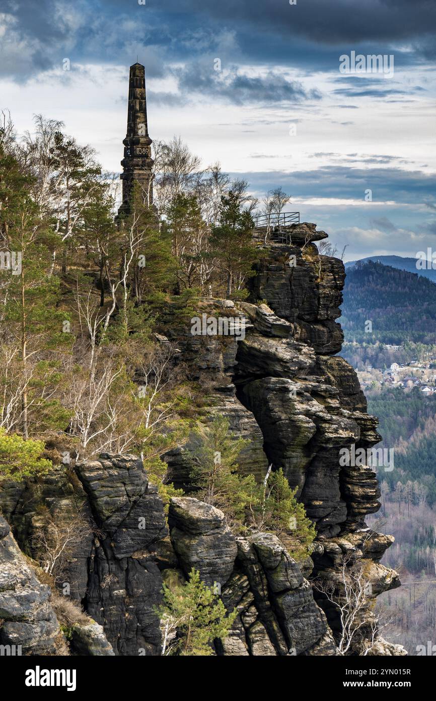 L'obelisco di Wettin sul Lilienstein da diverse prospettive Foto Stock