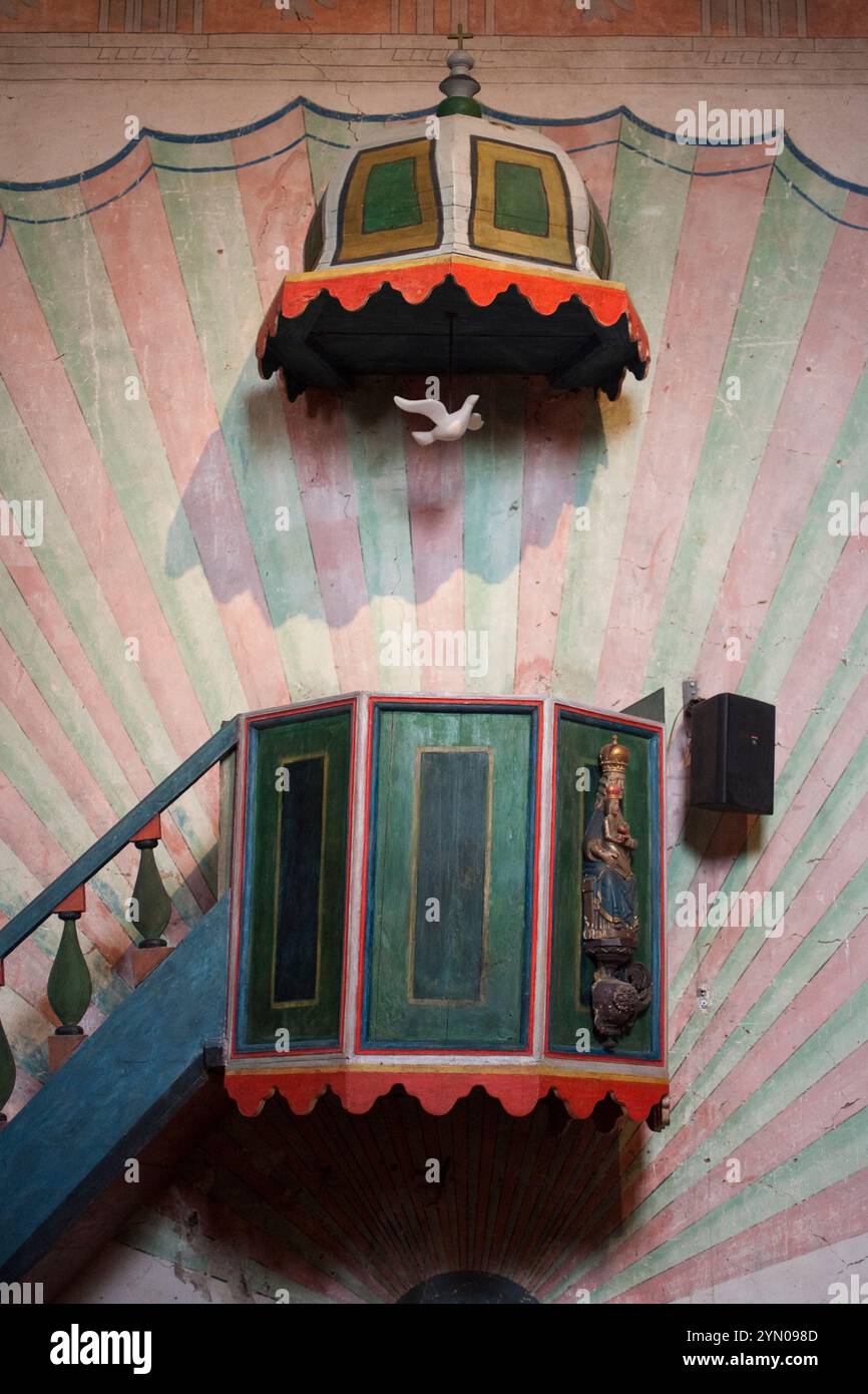 Le opere originali della missione di San Miguel, in particolare i dipinti murali e le incisioni nella chiesa della missione, risalgono a quasi 200 anni fa ed è b Foto Stock