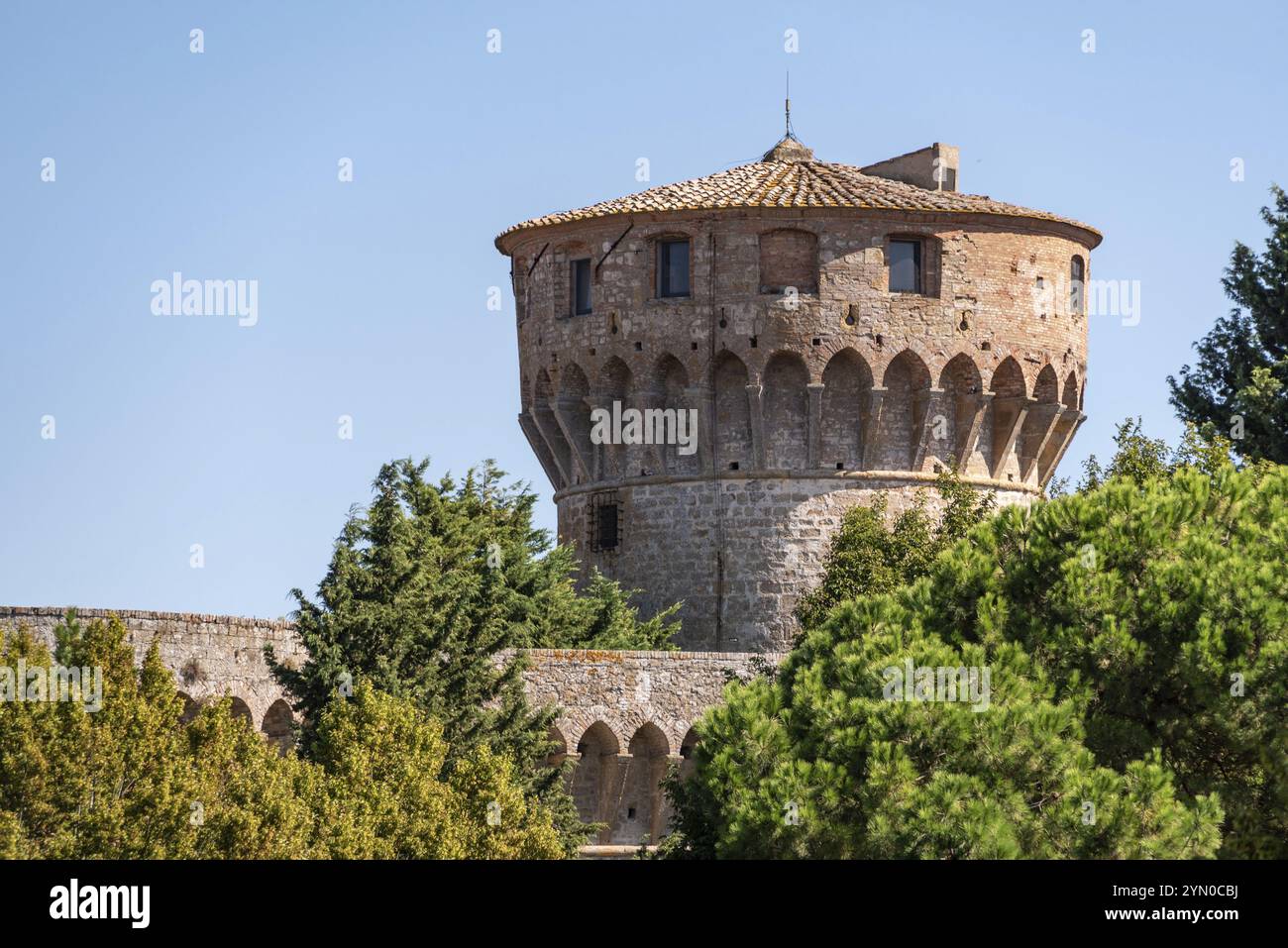 Torre della fortezza medicea nella città toscana di Volterra, Italia, Europa Foto Stock