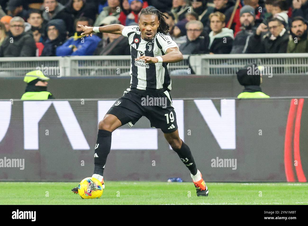 Milano, Italia. 23 novembre 2024. Khephren Thuram della Juventus FC in azione durante la partita di calcio di serie A Enilive 2024/2025 tra Milano e Juventus allo stadio Giuseppe Meazza di Milano, Italia settentrionale - domenica 23 novembre 2024. Sport - calcio. (Foto di Antonio Saia) credito: Kines Milano/Alamy Live News Foto Stock