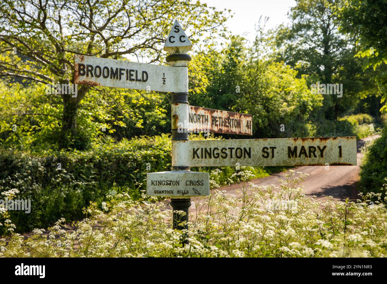 Regno Unito, Inghilterra, Somerset, Quantocks, Broomfield, Kingston Cross, segnale stradale Foto Stock