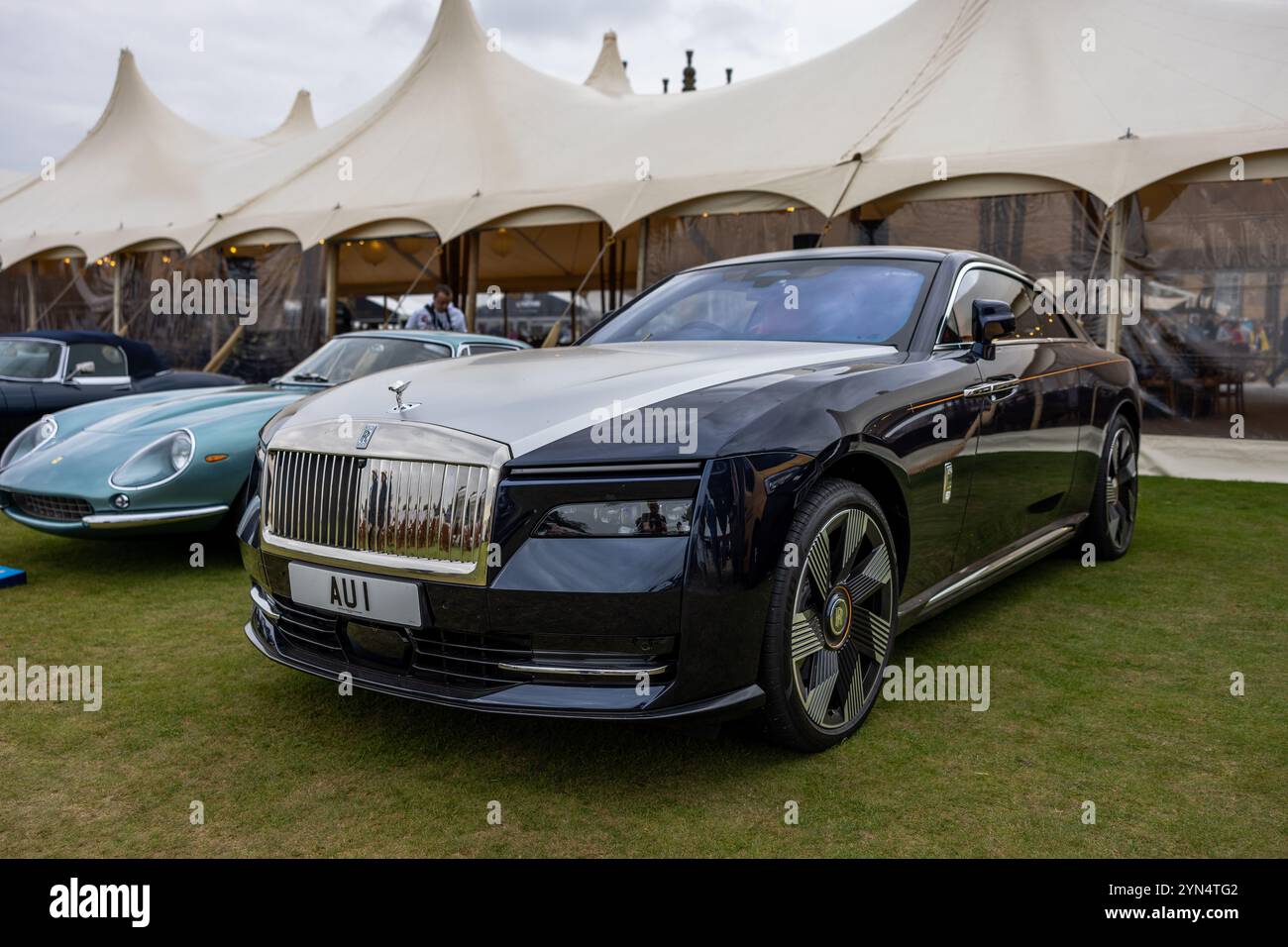 Rolls-Royce Spectre, in mostra al Salon Privé Concours d'Elégance Motor show tenutosi a Blenheim Palace. Foto Stock