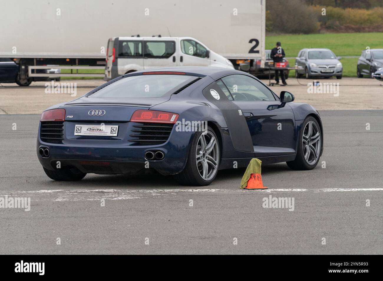 Una supercar audio R8 all'autodromo di Dunsfold, Surrey, Regno Unito. Foto Stock