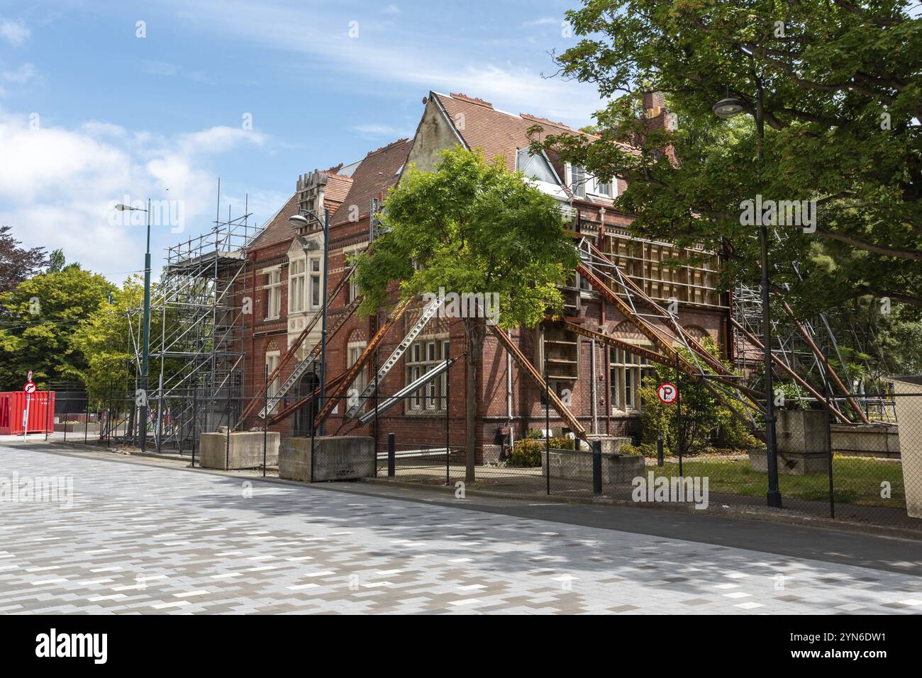 Dettaglio di un edificio storico dopo il terremoto del 2011, protetto dal crollo, Christchurch, nuova Zelanda, Oceania Foto Stock
