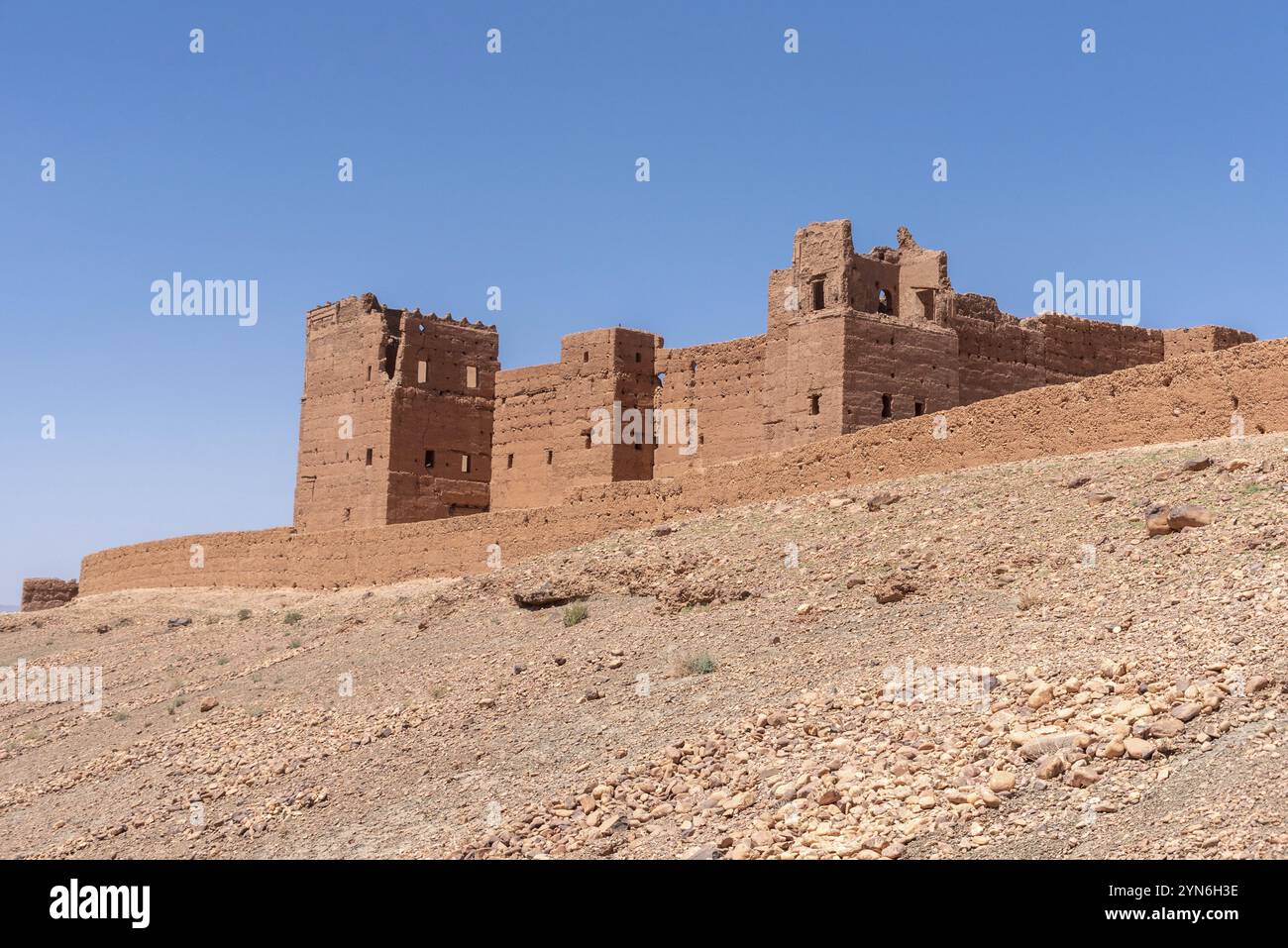 Bellissimo castello medievale a Tamenougalt nella valle del Draa in Marocco Foto Stock