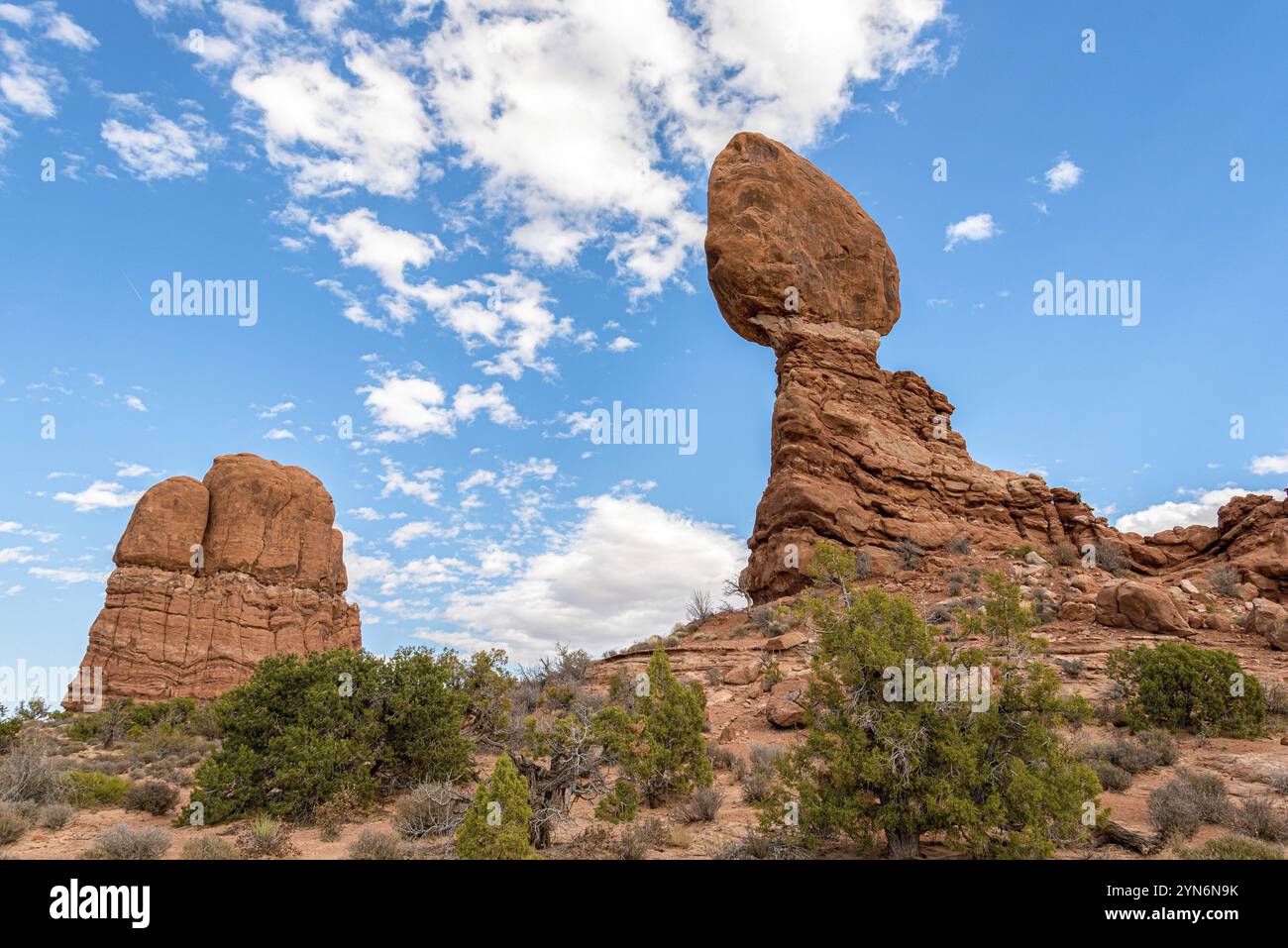 Roccia bilanciata nell'Arches National Park, Stati Uniti, Nord America Foto Stock