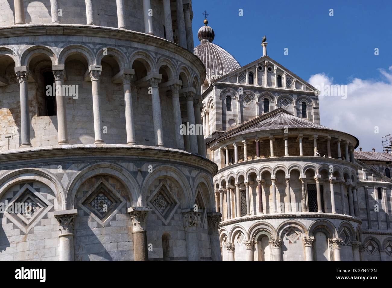 La famosa torre pendente della cattedrale di Pisa, Italia, Europa Foto Stock