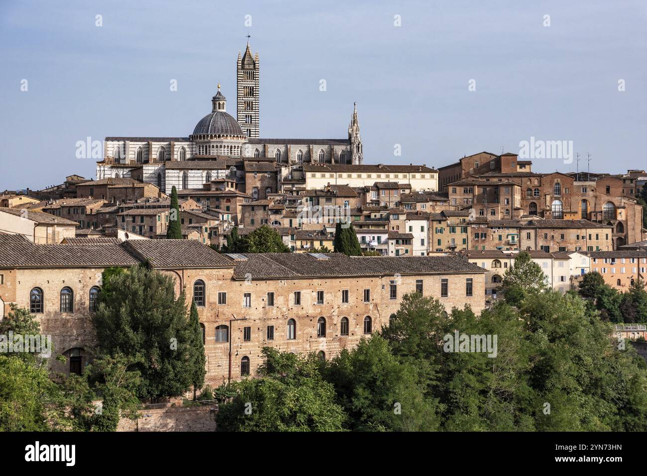 Vista panoramica della storica città di Siena e della sua cattedrale, Italia, Europa Foto Stock