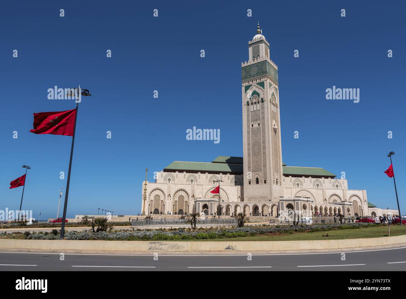 Esterno della famosa Moschea di Hassan II sulla costa di Casablanca, Marocco, Africa Foto Stock