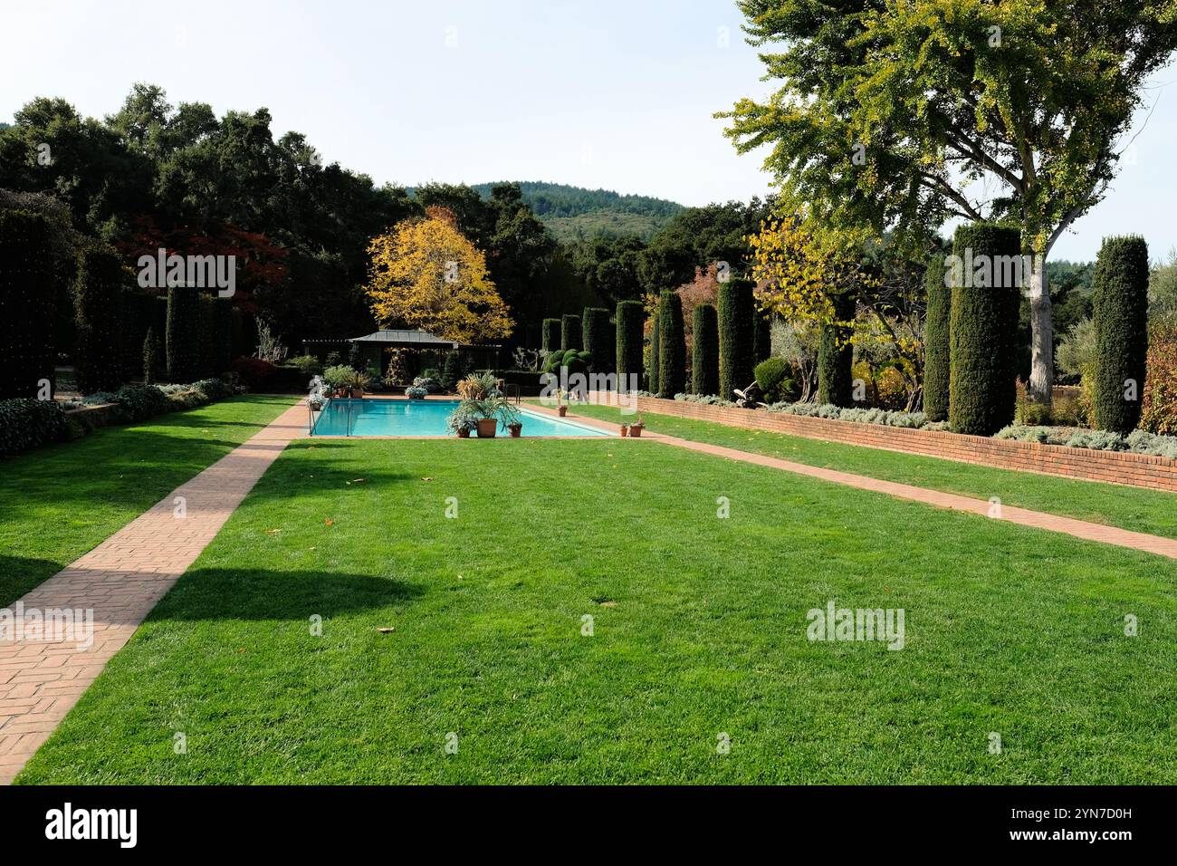 Il Pool Pavilion e la piscina al Filoli Estate and Gardens, a Woodside, California. Foto Stock