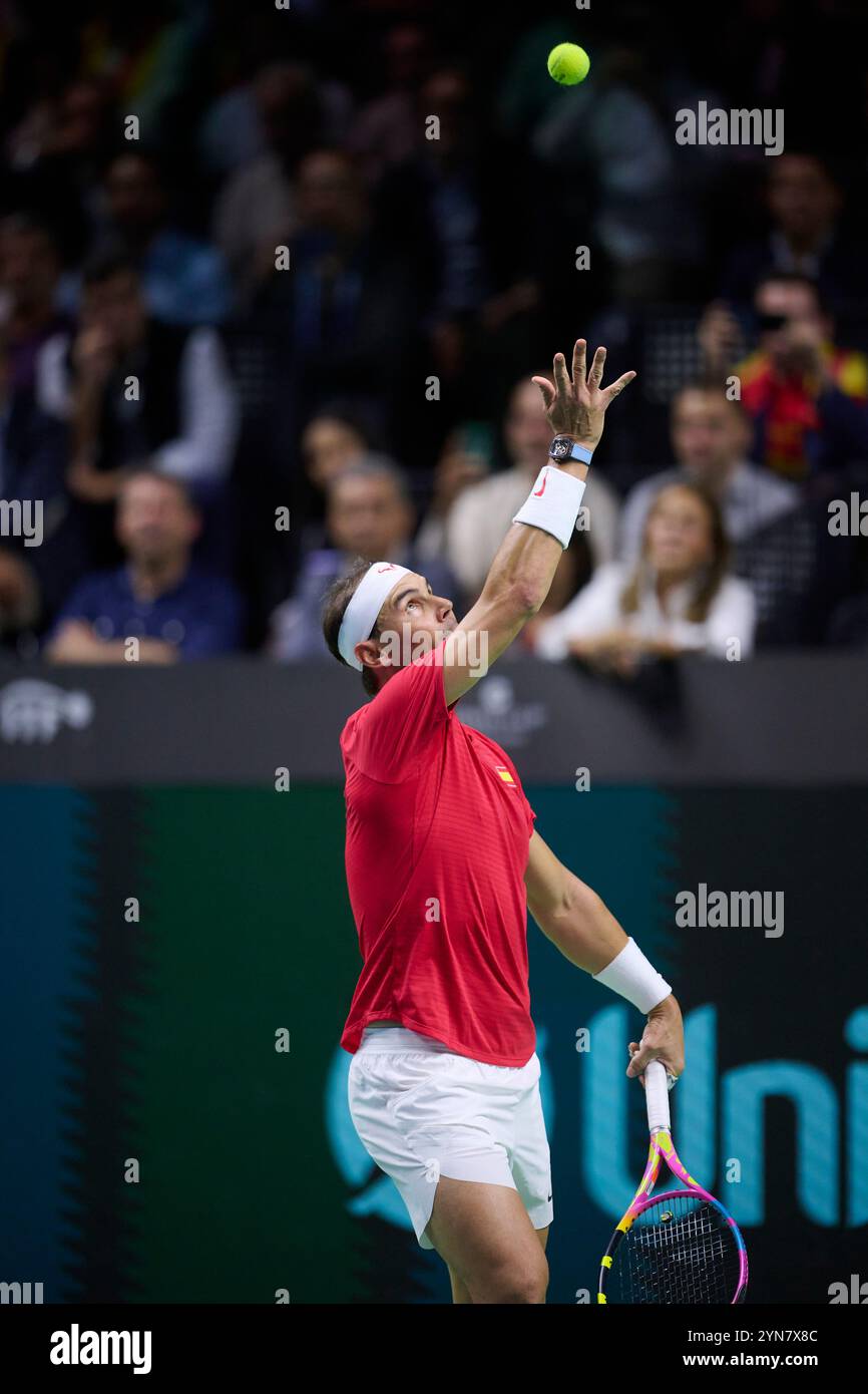 Malaga, Spagna. 24 novembre 2024. MALAGA, SPAGNA - 19 NOVEMBRE: Rafael Nadal del Team Spain affronta il suo match singolo contro Botic van de Zandschulp del Team Netherlands nei quarti di finale tra Paesi Bassi e Spagna durante le finali di Coppa Davis al Palacio de Deportes Jose Maria Martin Carpena il 19 novembre 2024 a Malaga, Spagna. (Foto di Francisco Macia/Photo Players Images/Magara Press) crediti: Magara Press SL/Alamy Live News Foto Stock