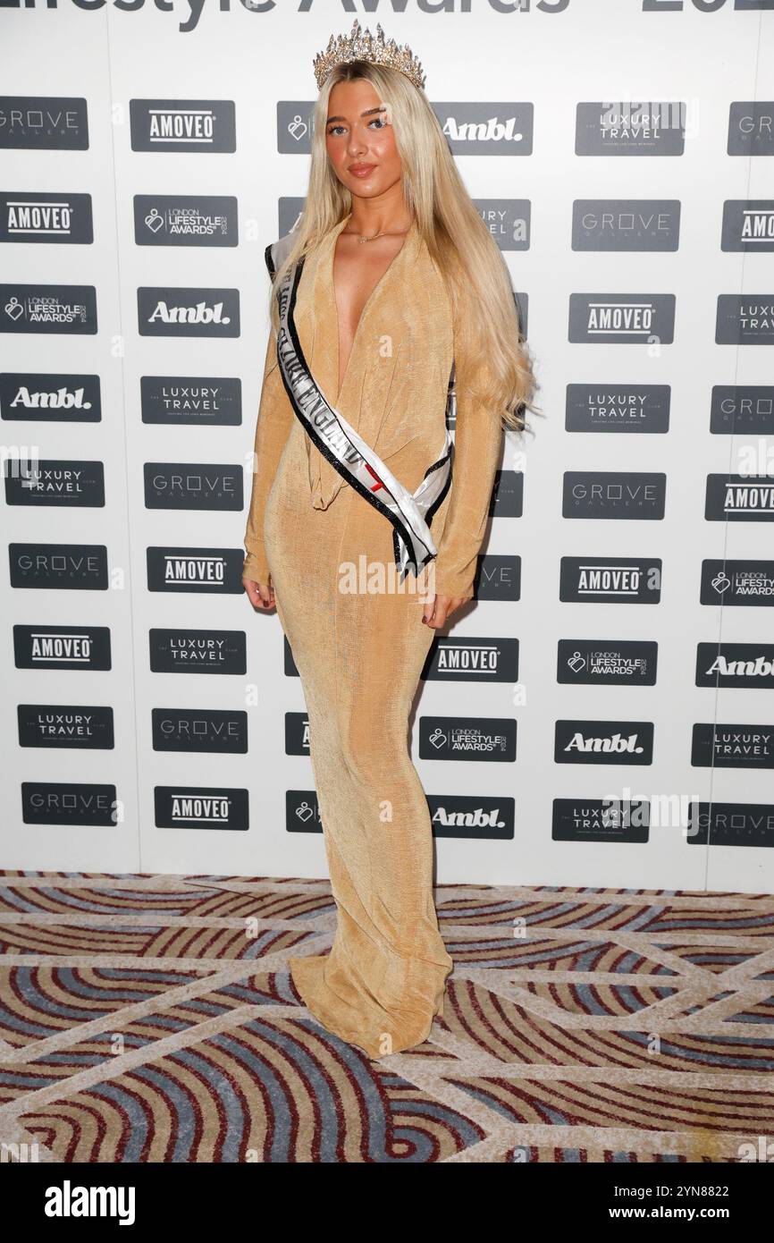 Milly May Horan, alias Miss Globe, Regno Unito. , . Si tiene al Royal Lancaster Hotel di Londra. (Foto di Mario Mitsis/SOPA Images/Sipa USA) credito: SIPA USA/Alamy Live News Foto Stock