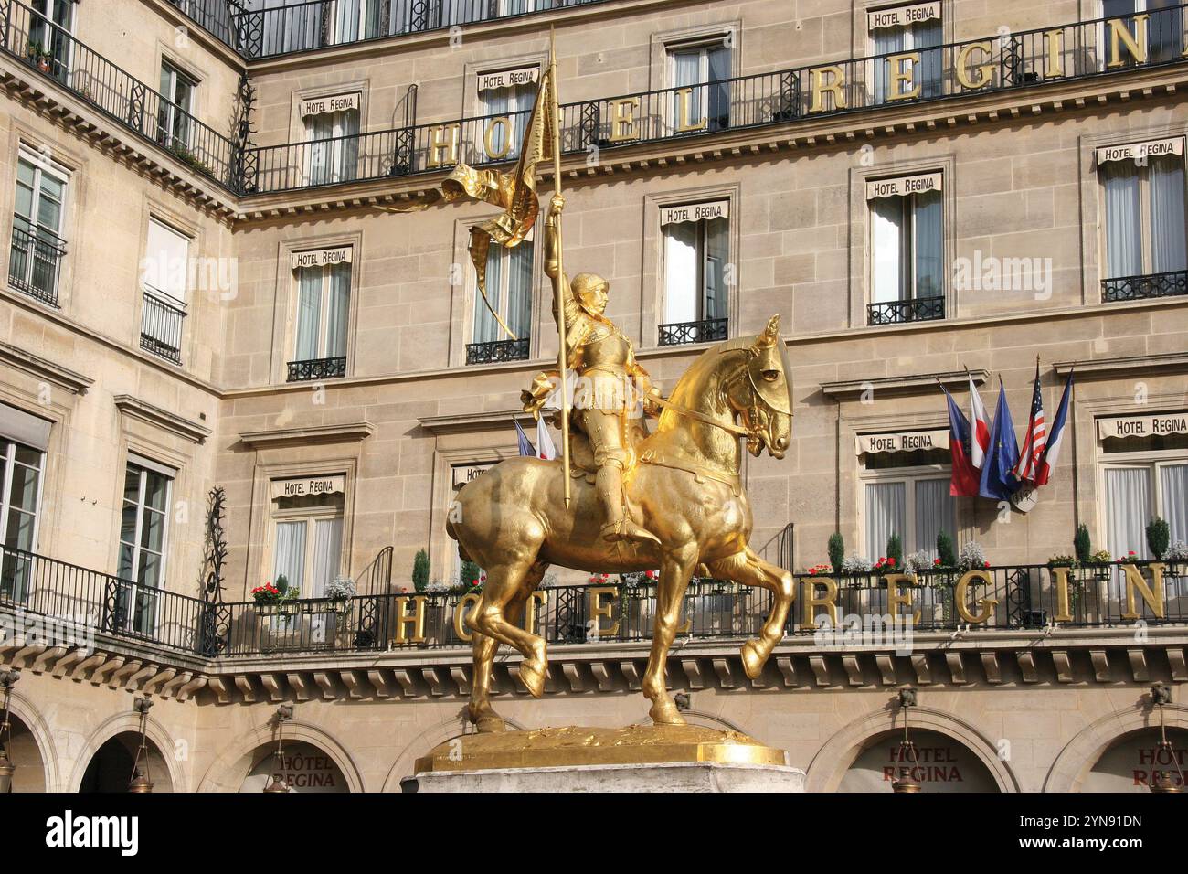 Statua di Giovanna d'Arco Jeanne d'Arc la principale di Orleans dello scultore Emmanuel Frémiet (1824-1910). Parigi. Francia. Foto Stock