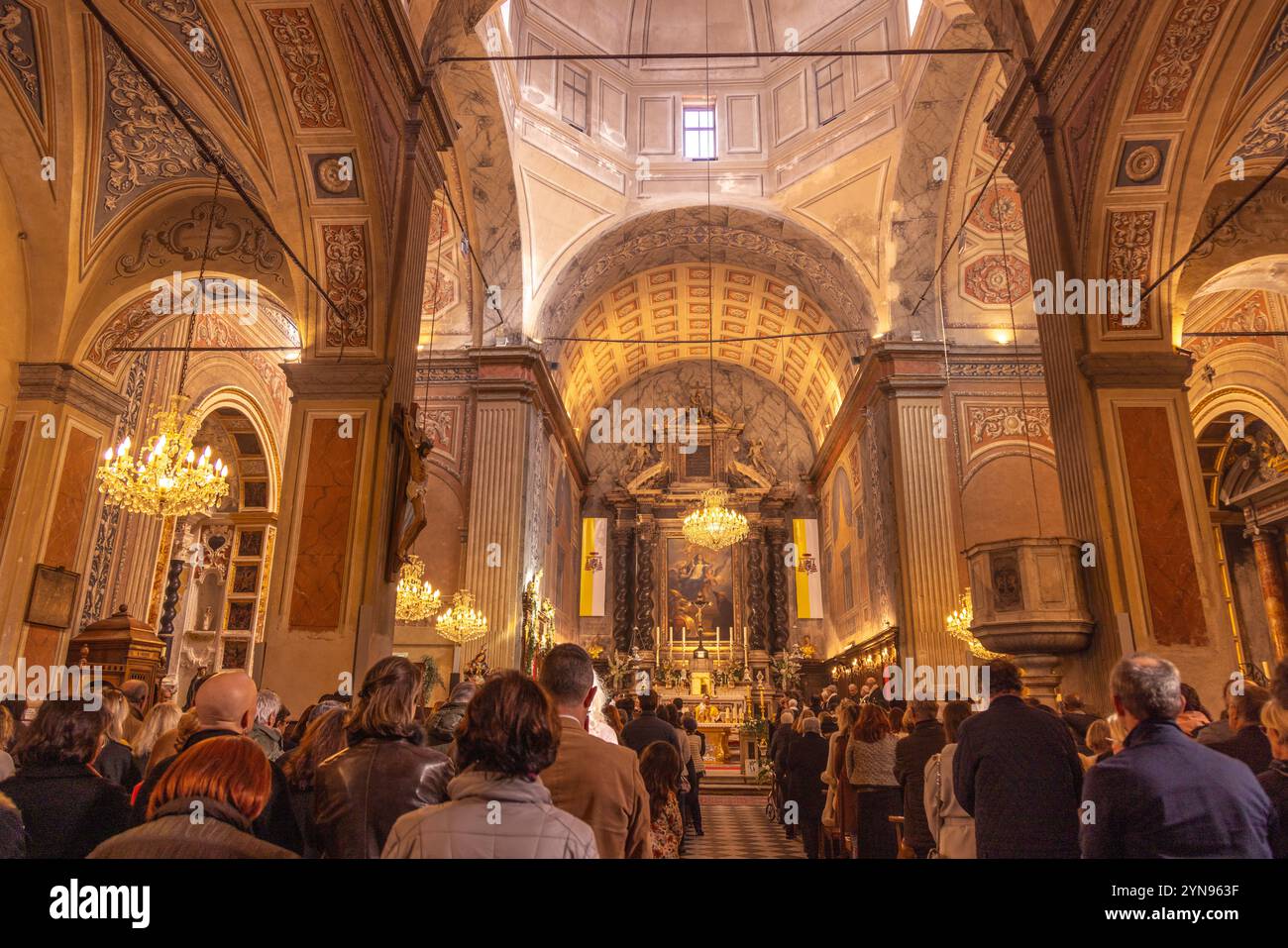 FRANCIA. CORSE-DU-SUD (2A) AJACCIO, CATTEDRALE NOTRE-DAME DE L'ASSOMPTION (SANTA MARIA ASSUNTA). MESSA DOMENICALE Foto Stock