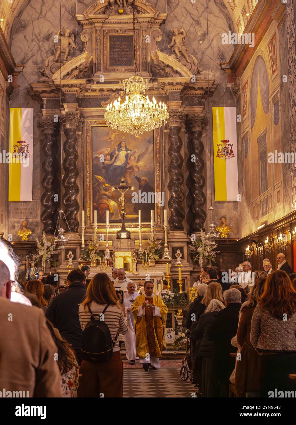 FRANCIA. CORSE-DU-SUD (2A) AJACCIO, CATTEDRALE NOTRE-DAME DE L'ASSOMPTION (SANTA MARIA ASSUNTA). MESSA DOMENICALE Foto Stock