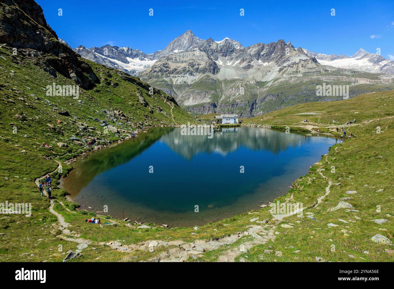 Svizzera, Canton Vallese, Zermatt, Schwarzsee, Lago Nero, Schwarzsee Chapel Maria Zum Schnee Foto Stock