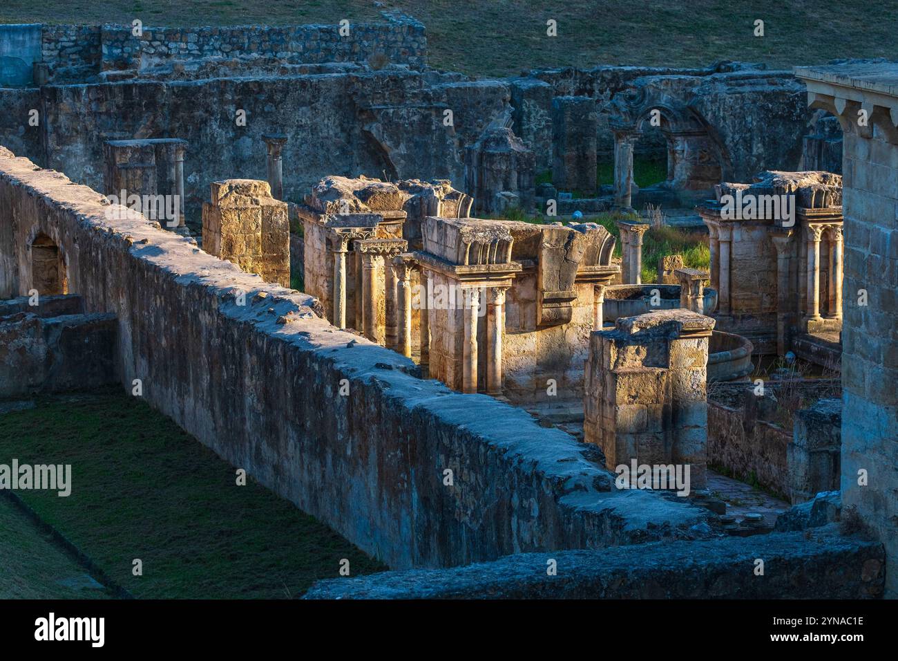 Portogallo, regione centrale, Coimbra, monastero di Santa Clara-a-Velha del XIV secolo Foto Stock