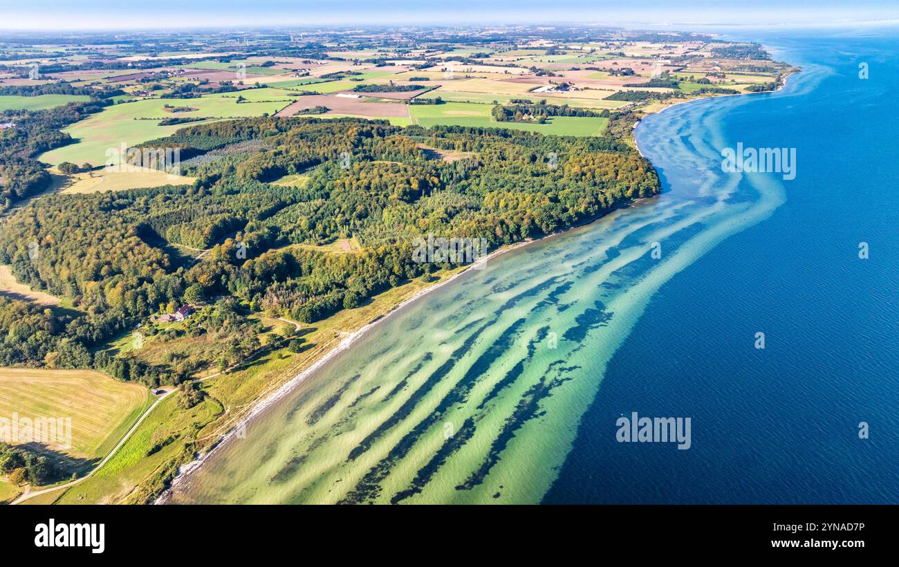 Danimarca, Fiona, Geoparco UNESCO dell'arcipelago di Fiona meridionale, Gudme Coastline, Arcipelago Trail sul palco tra Svendborg e Lundeborg (vista aerea) Foto Stock