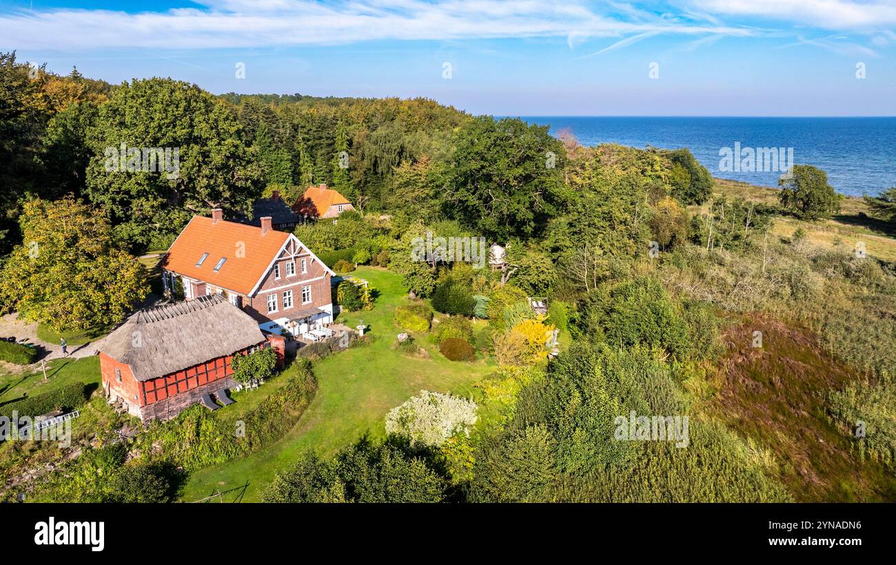 Danimarca, Fiona, Geoparco mondiale UNESCO dell'arcipelago di Fiona meridionale, costa di Gudme, sentiero dell'arcipelago sul palco tra Svendborg e Lundeborg, glamping e B&B a Villa Skovly e Beths Hus (vista aerea) Foto Stock