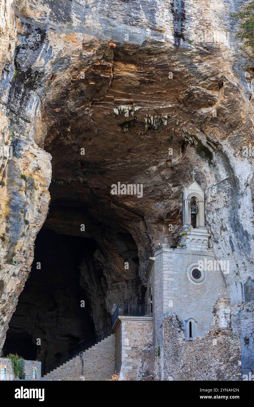 Francia, Isere (38), la Balme les Grottes, chapelle Notre Dame de la Balme (IXe et XIVe siecle) Foto Stock